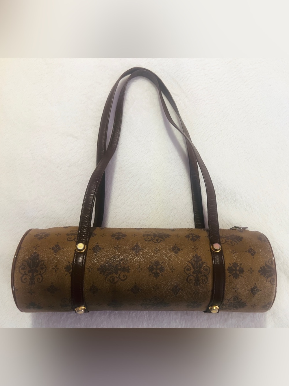 🩷 Rare Vintage Robert Bestien
Chestnut Brown Leather Barrel
Bag💚